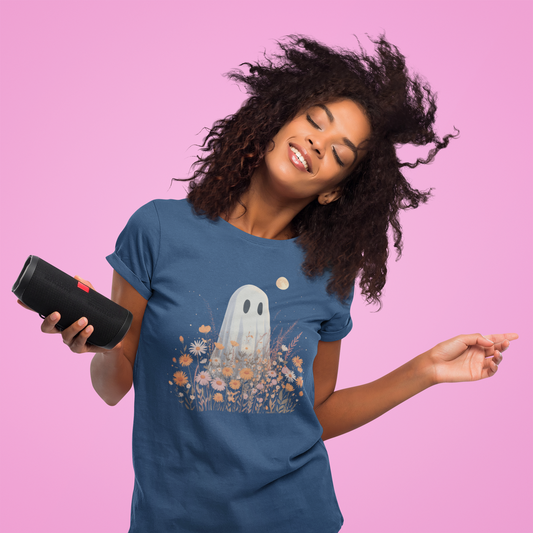 Cute Ghost Shirt – Floral Ghost T-Shirt – Cottagecore Halloween Aesthetic – Soft Pastel Spooky Tee – Whimsical Ghostcore Graphic Tee